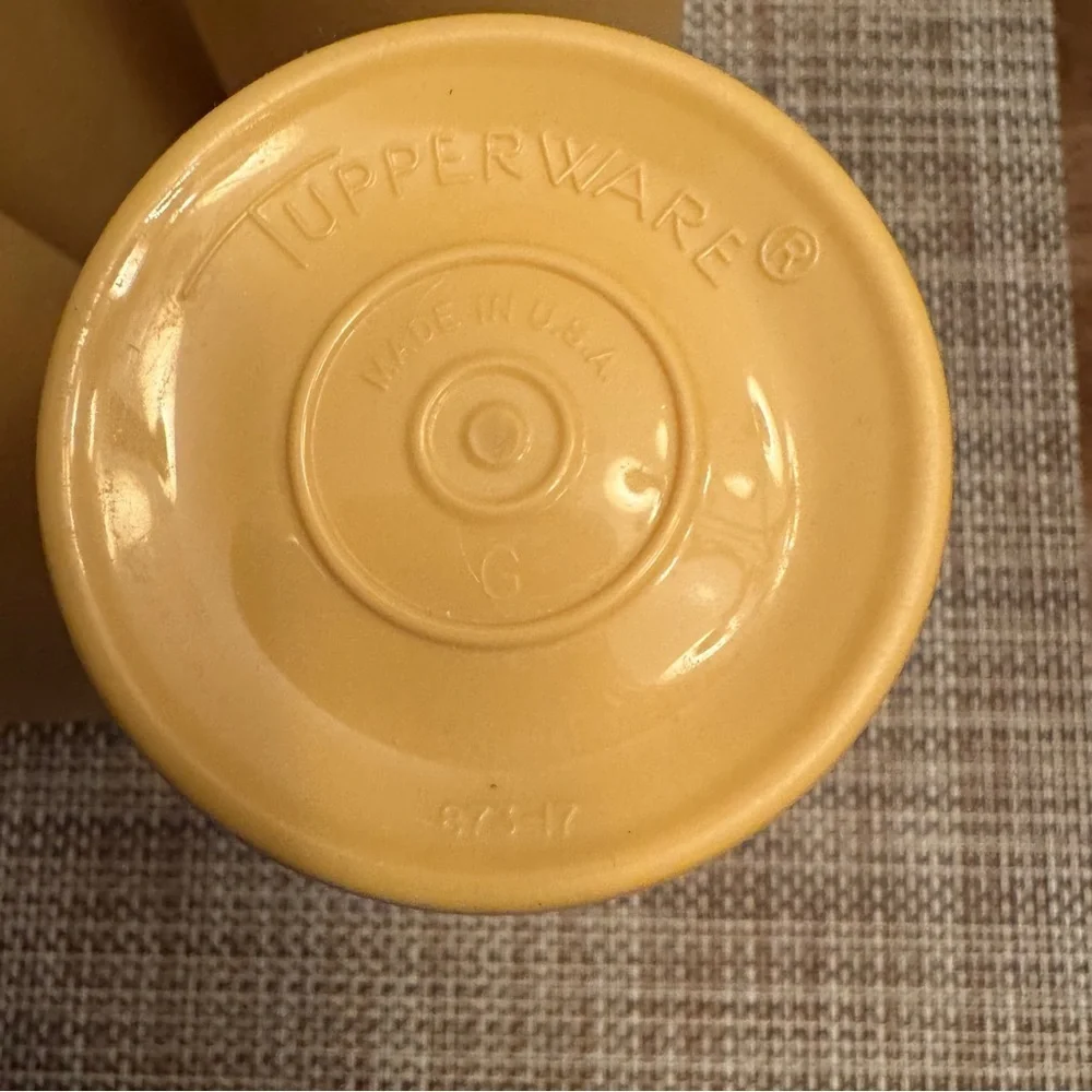 4 Vintage Tupperware Harvest Gold Yellow Tumblers Set 12oz look new